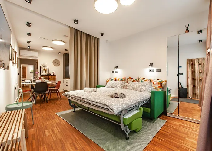 Six In The Apartment, דירה לובליאנה