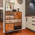 Apartma Six In The - Stylish Ground-floor In Old Town With Private Entrance Ljubljana