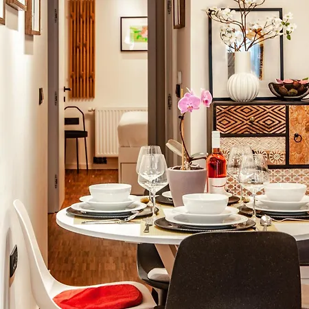 公寓 Six In The - Stylish Ground-floor In Old Town With Private Entrance