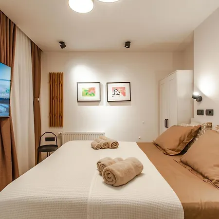 Six In The Apartment, ليوبليانا