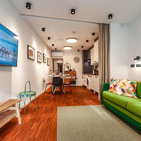 Διαμέρισμα Six In The Apartment, *