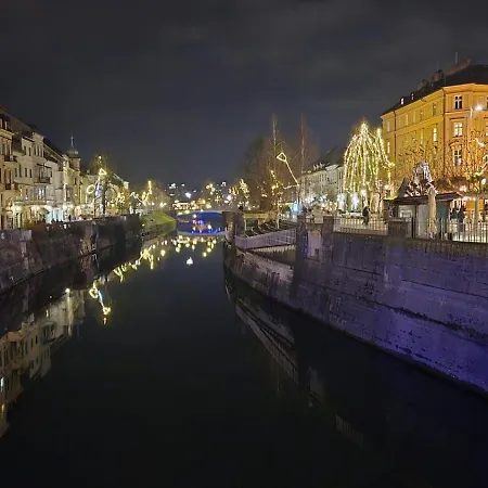 Six In The Apartment, شقة ليوبليانا