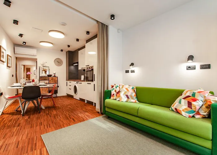 Six In The Apartment, Lejlighed Ljubljana