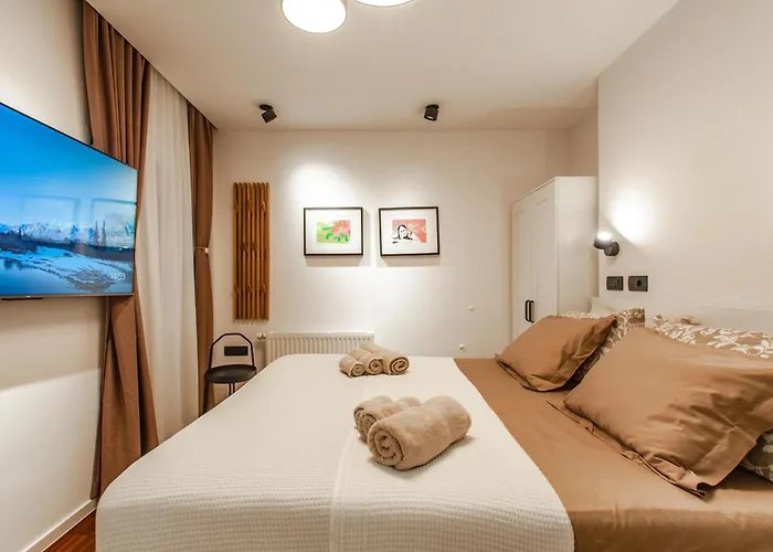 Six In The Apartment, Ljubljana