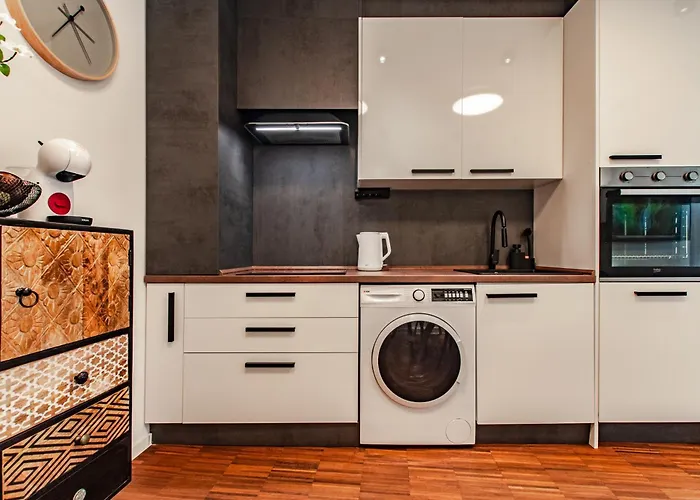 Six In The Apartment, リュブリャナ