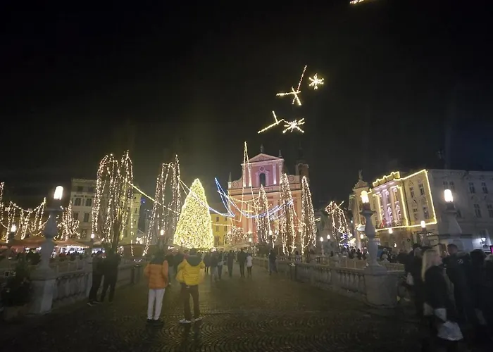 アパート Six In The Apartment, *